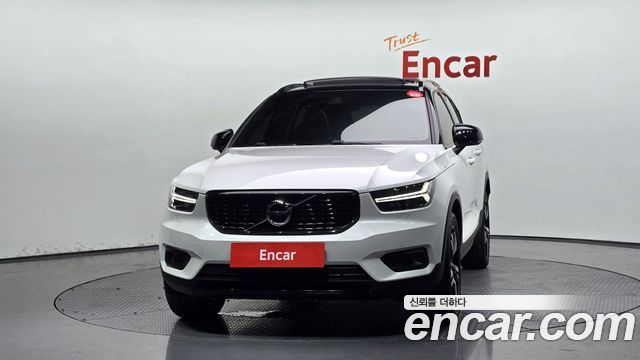Volvo XC40 B4 R-Design - фото 2