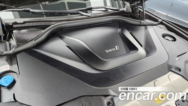 BMW iX3 M Sports - фото 4