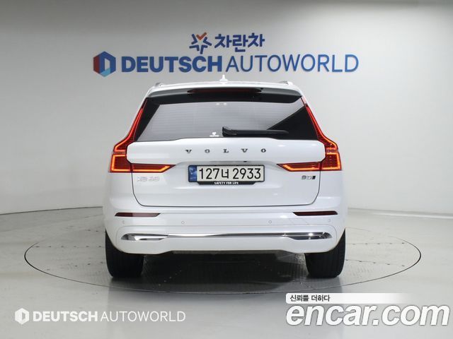 Volvo XC60 2-го поколения B5 Ultimate Bright - фото 3