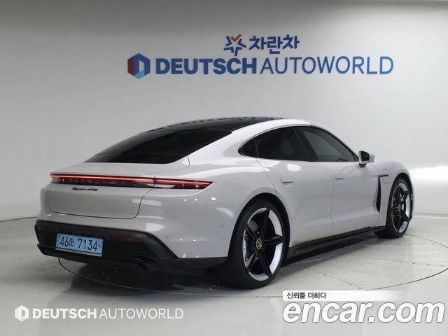 Porsche Taycan GTS - фото 1