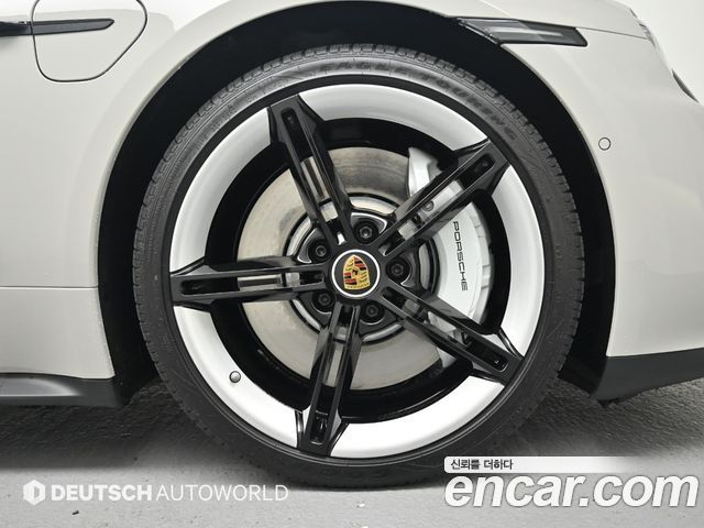 Porsche Taycan GTS - фото 4