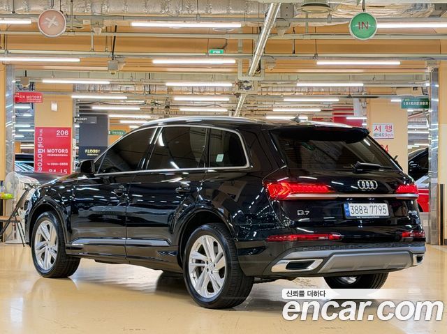 Audi Q7 45 TDI Quattro Premium - фото 1