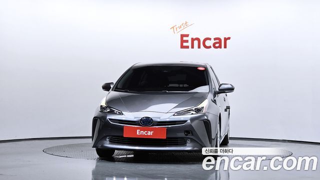 Toyota Prius 4-го поколения 1.8 - фото 2