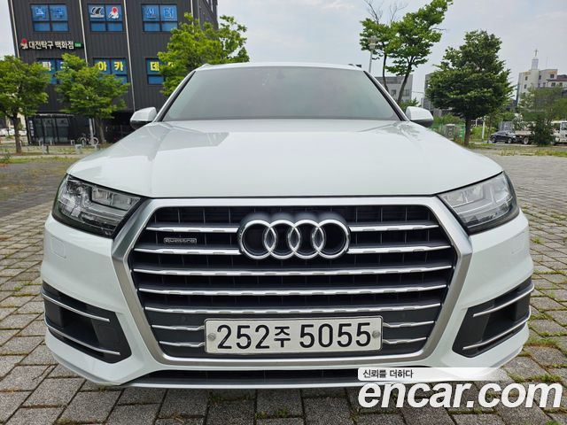 Audi Q7 45 TFSI Quattro - фото 0