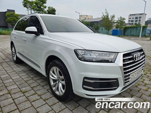Audi Q7 45 TFSI Quattro - фото 1