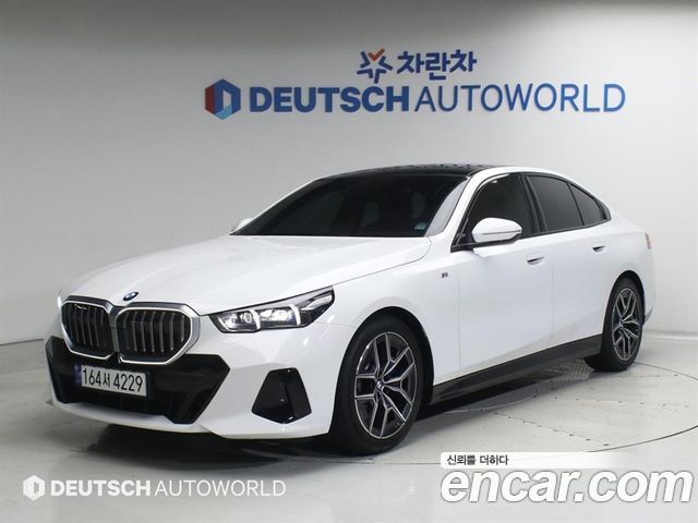 BMW 5-Series G60 520i M Sport - фото 0