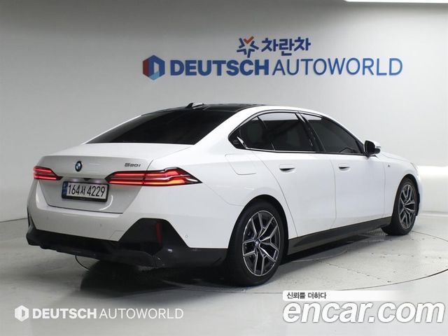 BMW 5-Series G60 520i M Sport - фото 1