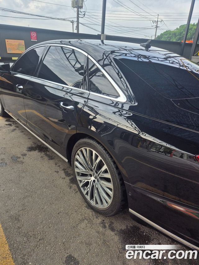 Audi A8 D5 60 TFSI Quattro LWB - фото 1