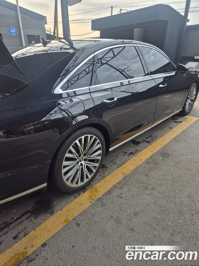 Audi A8 D5 60 TFSI Quattro LWB - фото 2