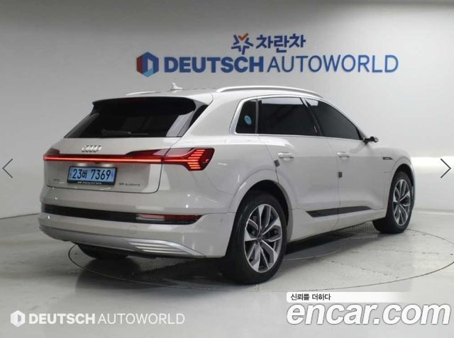 Audi e-Tron 55 Quattro - фото 1