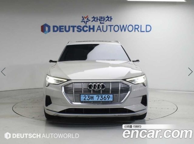 Audi e-Tron 55 Quattro - фото 2