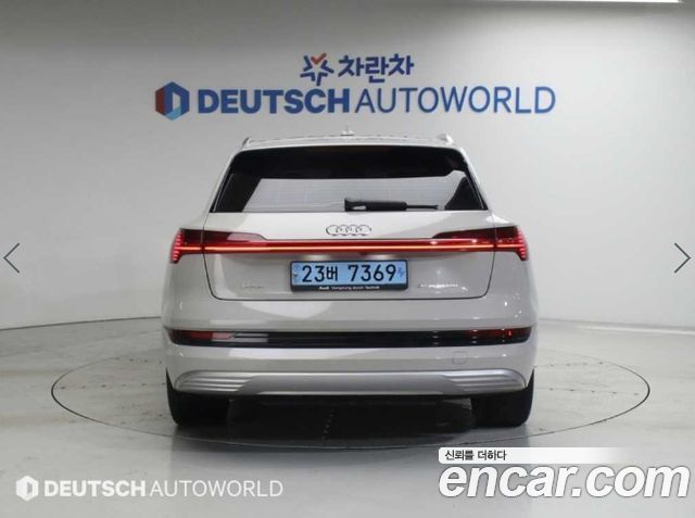 Audi e-Tron 55 Quattro - фото 3