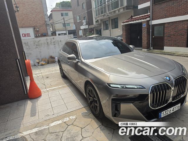 BMW 7-Series G70 740d xDrive M Sport - фото 1