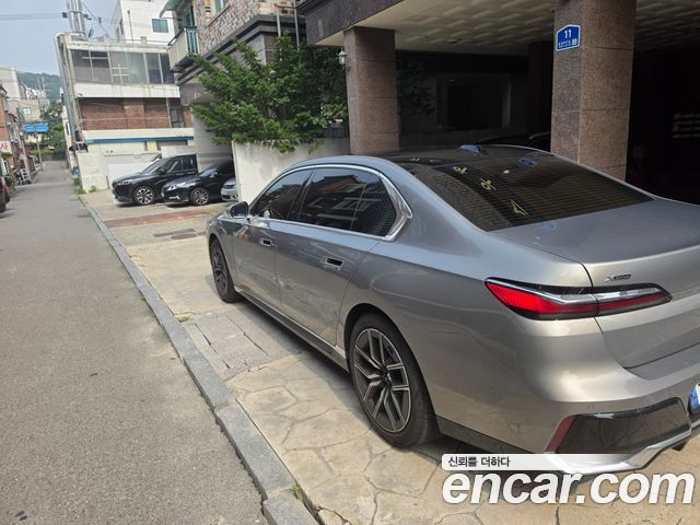 BMW 7-Series G70 740d xDrive M Sport - фото 4