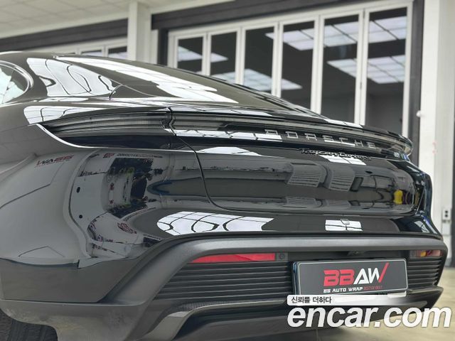 Porsche Taycan Turbo S - фото 1