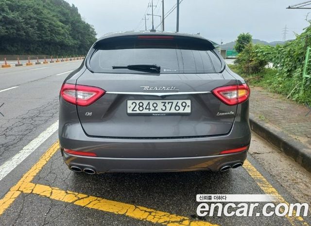 Maserati Levante 3.0 AWD GranLusso - фото 1
