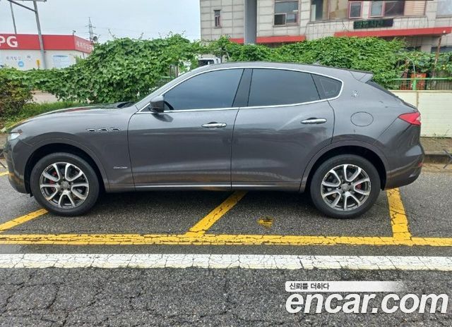 Maserati Levante 3.0 AWD GranLusso - фото 2