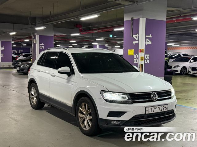 Volkswagen Tiguan 2-го поколения 2.0 TDI Premium - фото 2