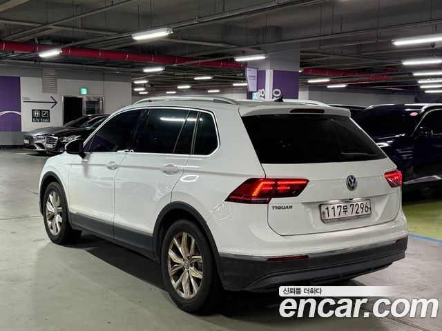 Volkswagen Tiguan 2-го поколения 2.0 TDI Premium - фото 3