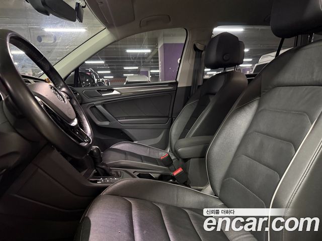 Volkswagen Tiguan 2-го поколения 2.0 TDI Premium - фото 4