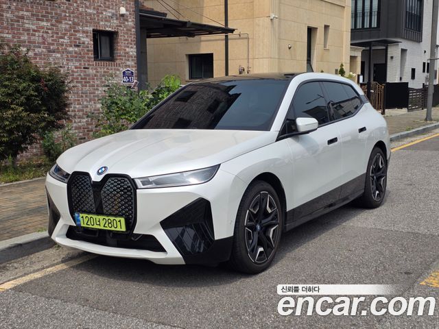 BMW iX xDrive50 Sports Plus - фото 3