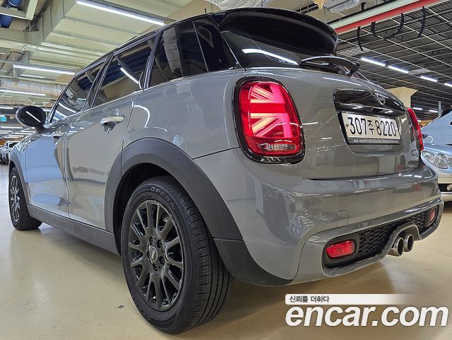 Mini Cooper 5Door Standard 3rd - фото 2