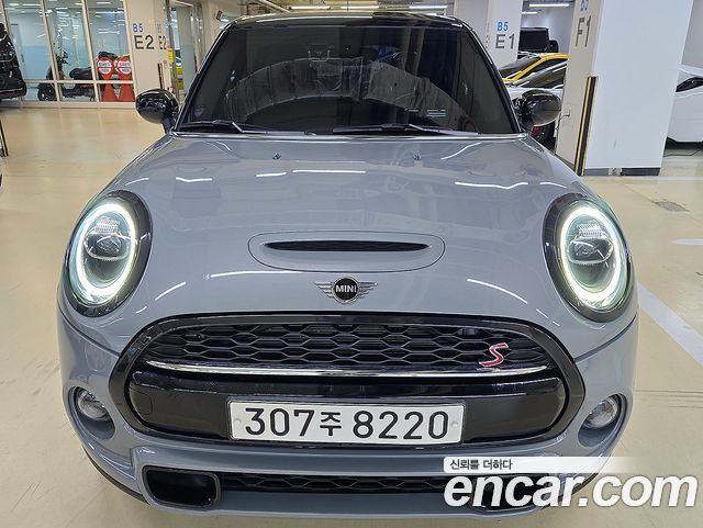 Mini Cooper 5Door Standard 3rd - фото 3