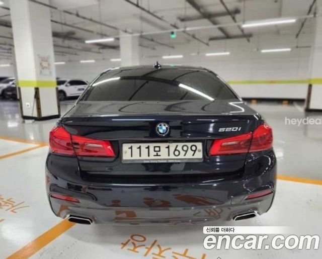 BMW 5-Series G30 520i M Sport - фото 1