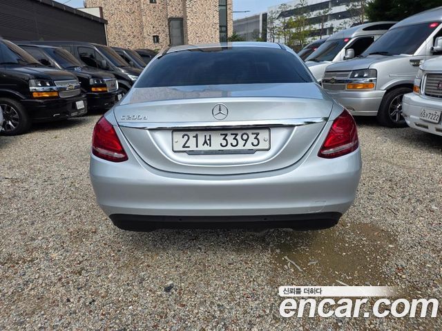 Mercedes-Benz C-Class W205 C200 d - фото 3
