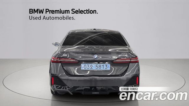 BMW i5 G60 eDrive 40 M Sport - фото 3
