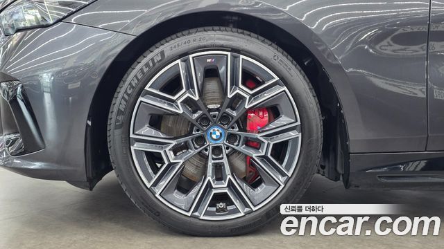 BMW i5 G60 eDrive 40 M Sport - фото 4
