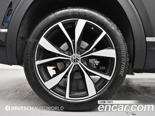 Volkswagen Atlas 2.0 TSI R-LINE 7-Seater - фото 4