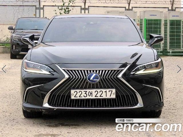 Lexus ES 7-го поколения Executive - фото 0