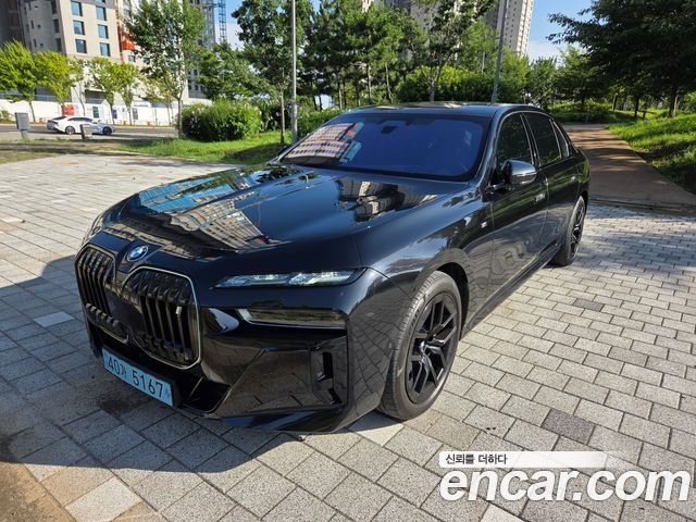 BMW i7 G70 eDrive 50 M Sport - фото 0
