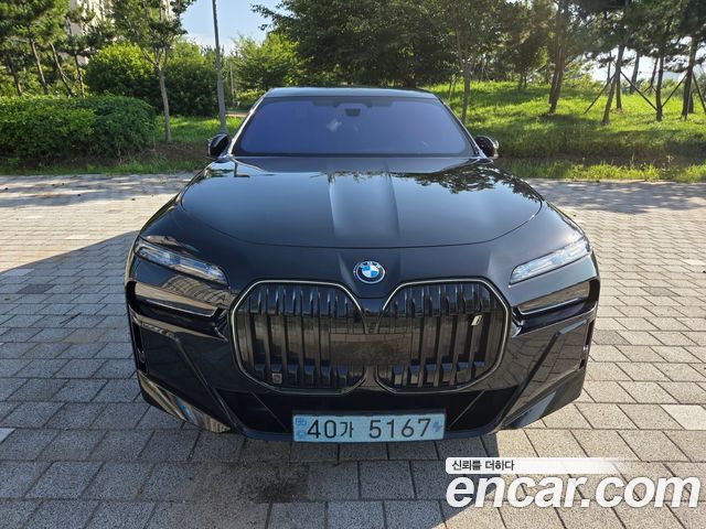 BMW i7 G70 eDrive 50 M Sport - фото 2