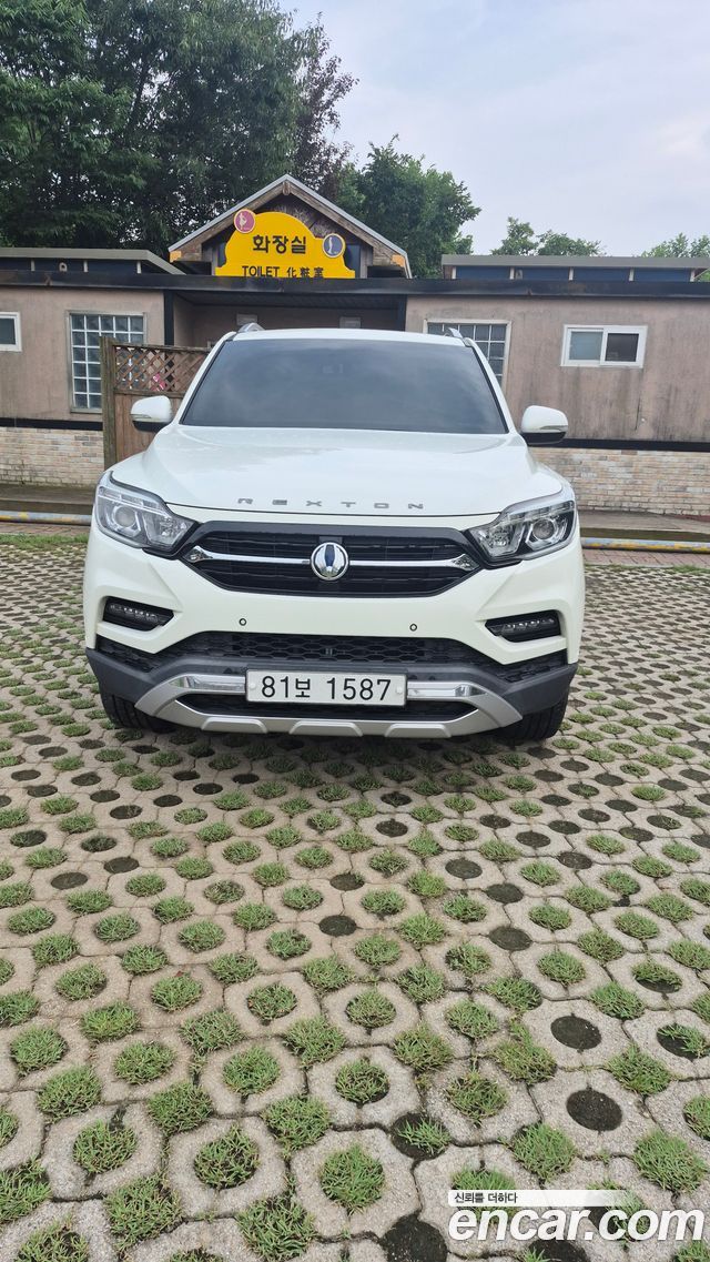 SsangYong Rexton Sports Diesel 2.2 4WD Adventure - фото 0