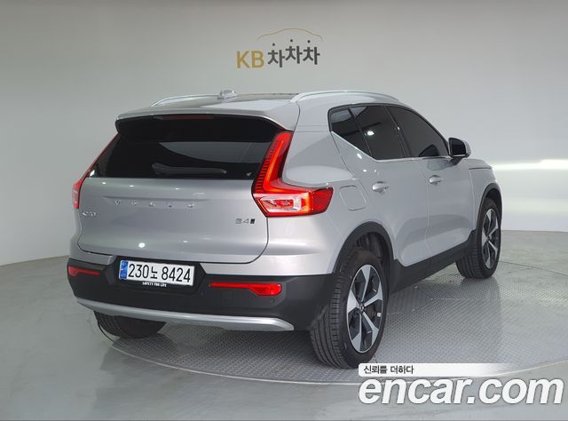 Volvo XC40 B4 Ultimate Bright - фото 1