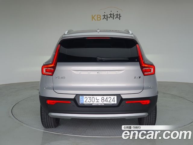 Volvo XC40 B4 Ultimate Bright - фото 3