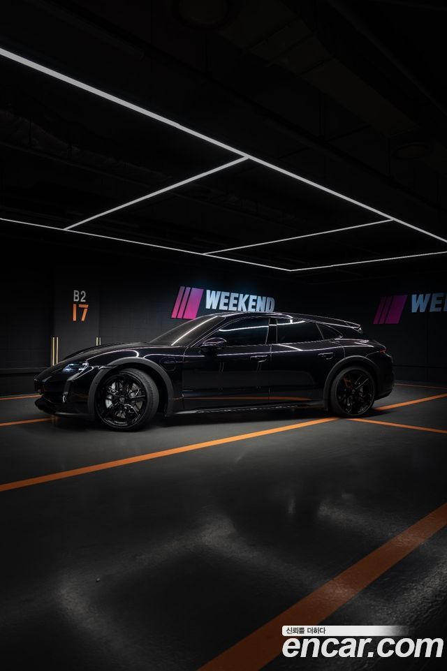 Porsche Taycan Turbo Cross Turismo - фото 2