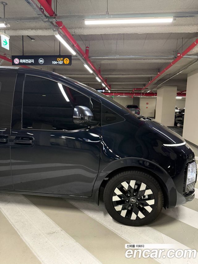 Hyundai Staria HEV 1.6 Lounge 9-Seater Inspiration - фото 0