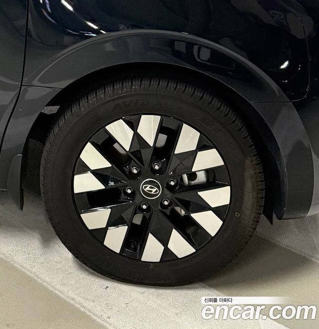 Hyundai Staria HEV 1.6 Lounge 9-Seater Inspiration - фото 4