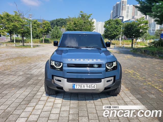 Land Rover Defender L663 110 D240 SE - фото 0