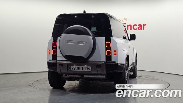Land Rover Defender L663 90 D250 X-Dynamic SE - фото 3