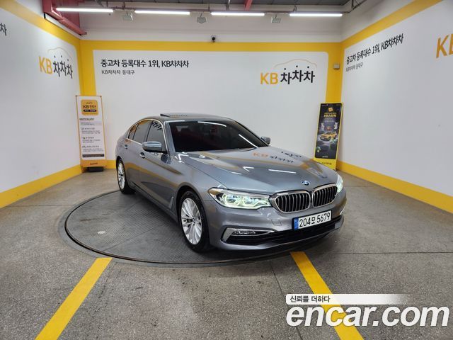 BMW 5 Series G30 530i Luxury Plus - фото 0