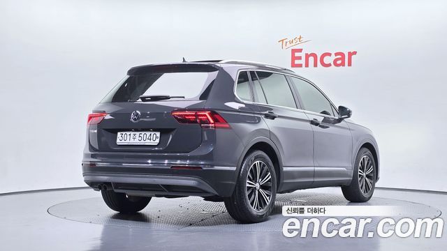 Volkswagen Tiguan 2-го поколения 2.0 TDI Prestige - фото 1