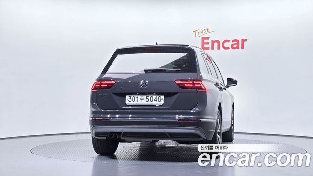Volkswagen Tiguan 2-го поколения 2.0 TDI Prestige - фото 3