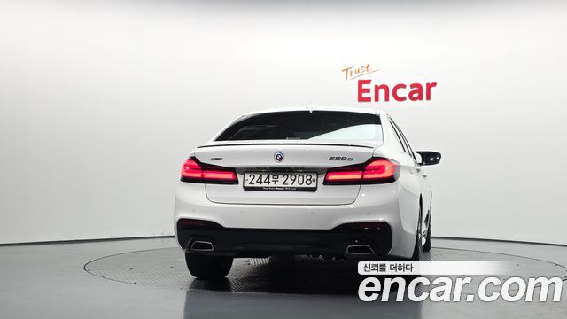 BMW 5 Series G30 520d M Sport Package Plus - фото 3