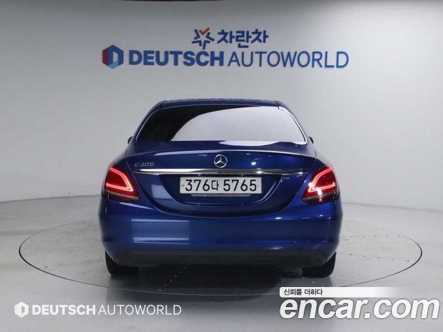 Mercedes-Benz C-Class W205 C200 - фото 3