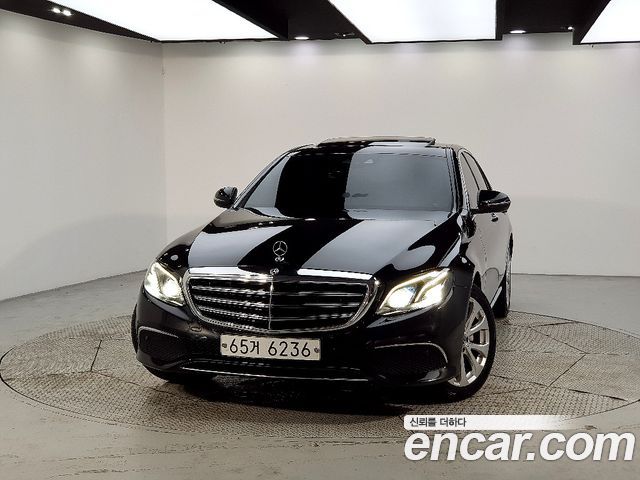 Mercedes-Benz E-Class W213 E220d Exclusive - фото 1