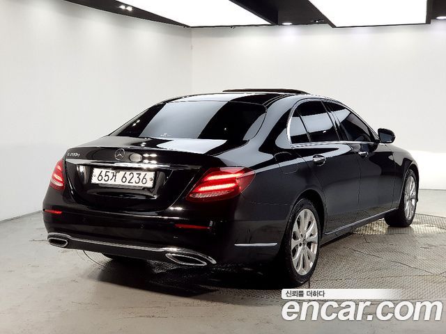 Mercedes-Benz E-Class W213 E220d Exclusive - фото 3